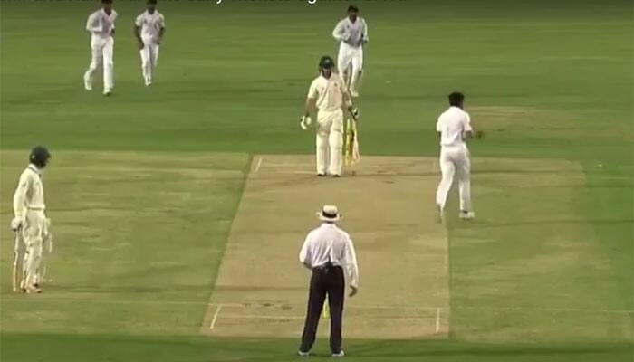 Mohammad Amir&#039;s swing-bowling master-class with pink ball — WATCH