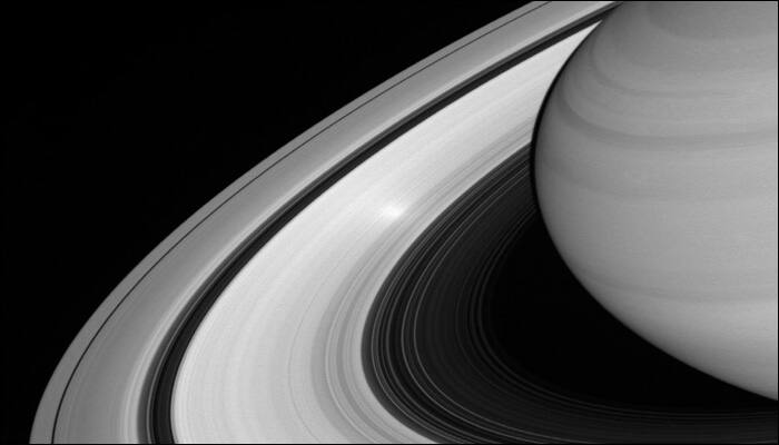 Cassini captures delicate glow on Saturn's ring!