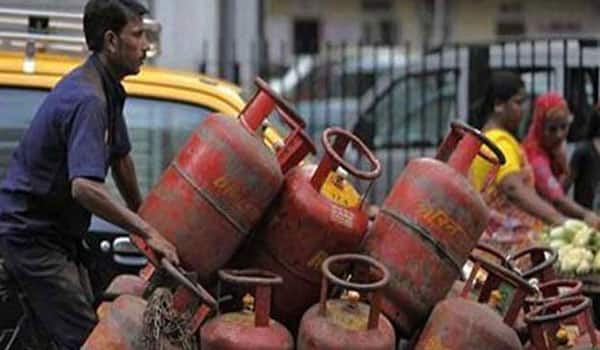 LPG subsidy: I-T dept to share data of taxpayers who earn over Rs 10 lakh annually