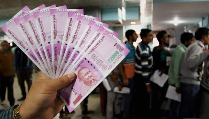 Rs 28 lakhs in new Rs 2,000 notes seized at Mumbai airport