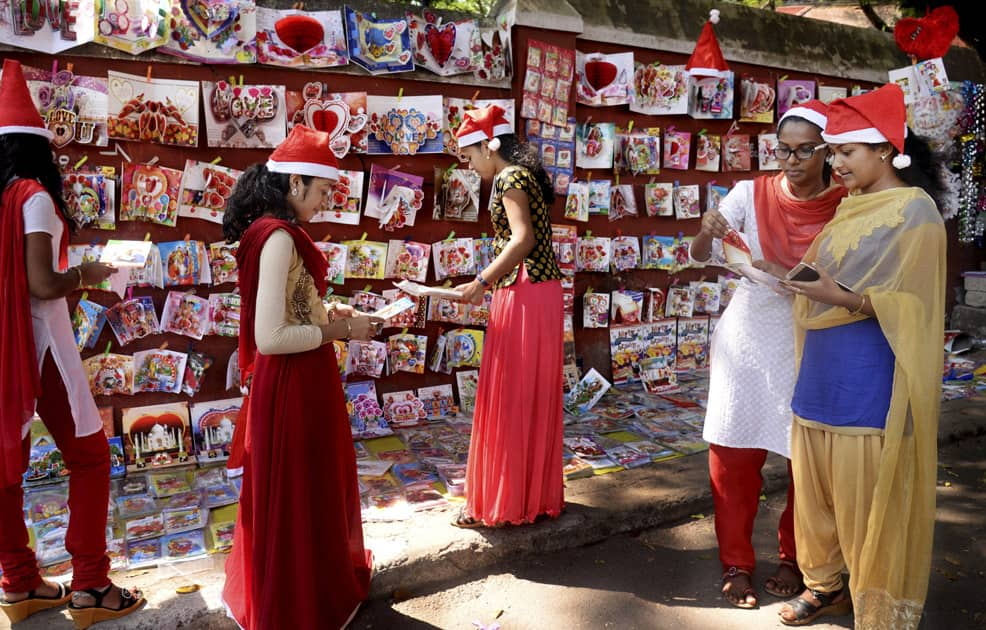 Students buy greeting card