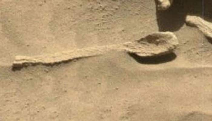 Real or illusion? UFO hunters find &#039;spoon&#039; on Mars again in NASA photo - Watch video