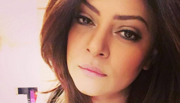 Sushmita Sen’s latest reunion pic will give you serious family goals 