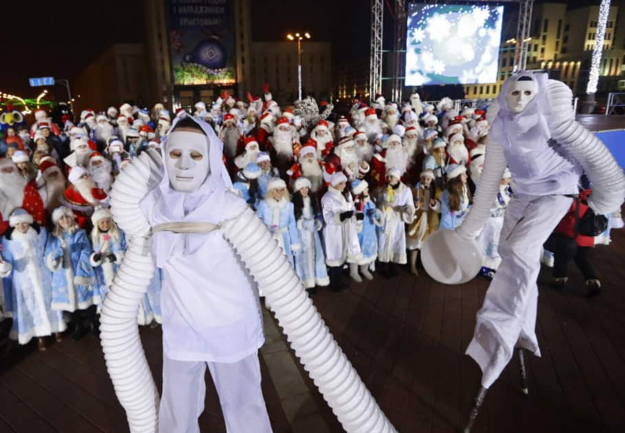 Artists perform traditional companion of Ded Moroz