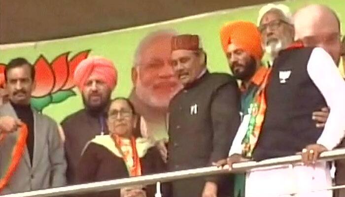 Sarabjit Singh&#039;s sister Dalbir Kaur joins BJP in Punjab