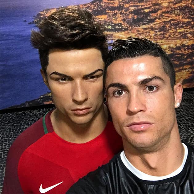 Cristiano Ronaldo :- Merry Christmas world