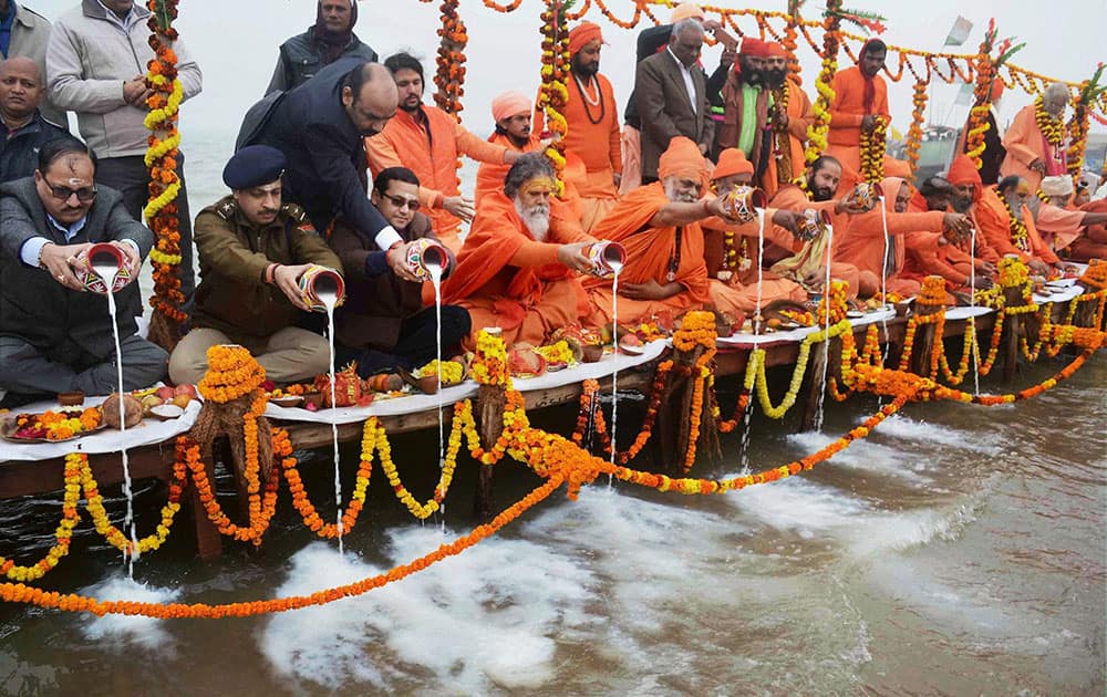  Ganga ritual in Allahabad