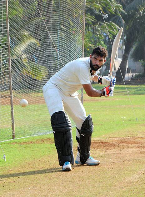 Yuvraj Singh at practice