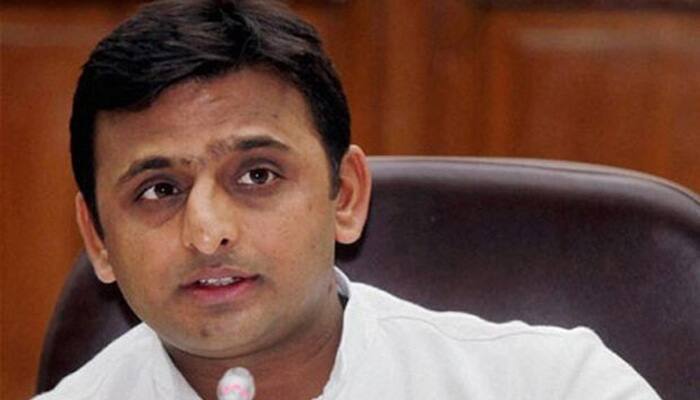 UP polls: Akhilesh Yadav meets aides after Mulayam Singh denies tickets to his loyalists