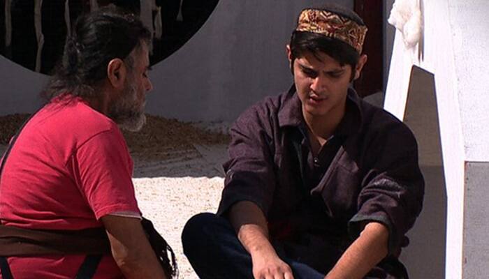 Bigg Boss 10: Om Swami turns aggressive in captaincy task, Rohan loses cool!