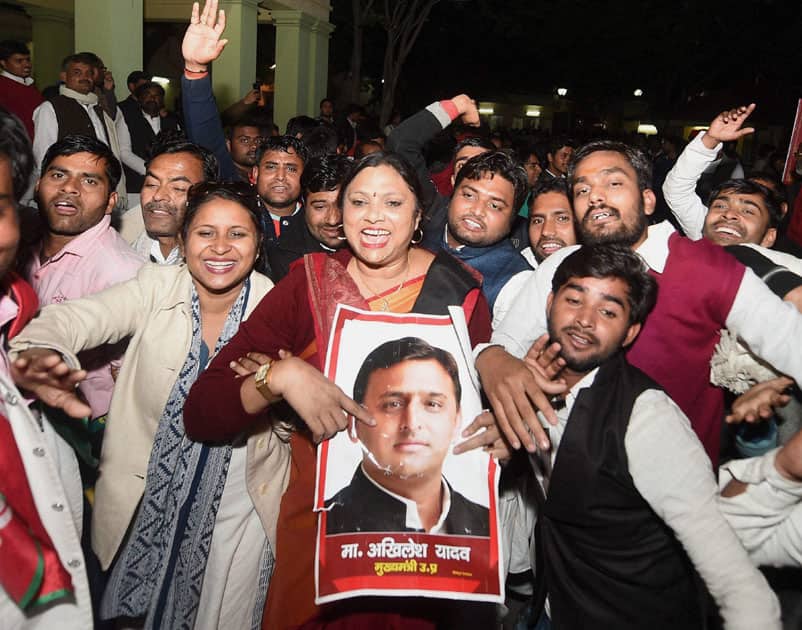 SP workers celebrate SP workers celebrate