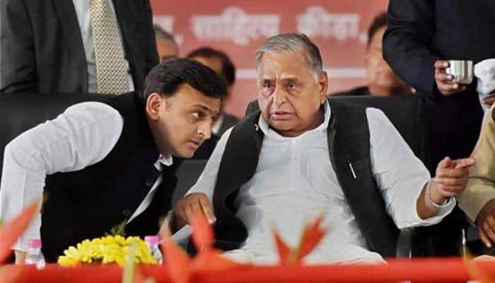 Akhilesh Yadav vs Mulayam Singh: This is how Twitteratis reacted to Samajwadi Party family feud