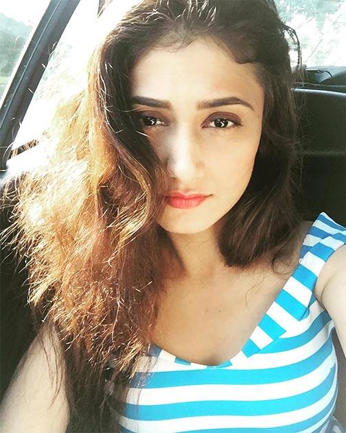 Instagram-raginikhanna