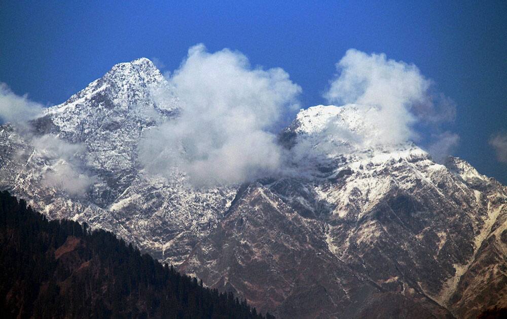 Snowfall in Manali