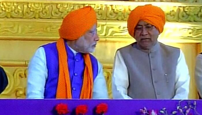 PM Narendra Modi, Nitish Kumar share bonhomie during &#039;Prakash Parv&#039; in Patna – Highlights