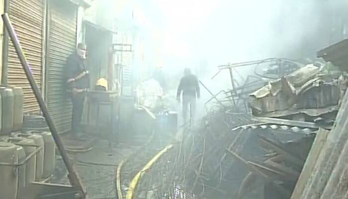 Mumbai: Fire breaks out in Kurla&#039;s Kapadia Bazar