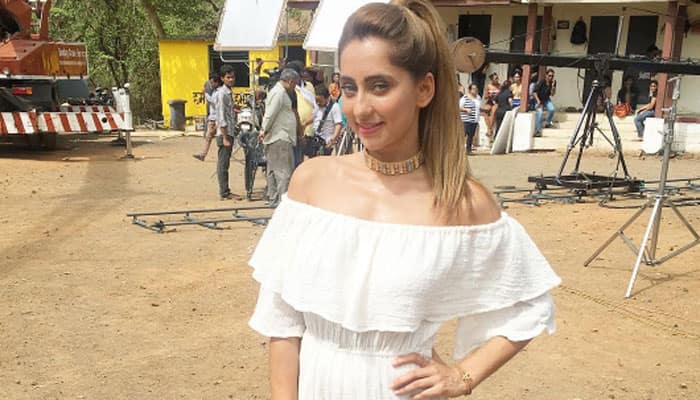 Anusha Dandekar wears boyfriend Karan Kundra&#039;s clothes often!