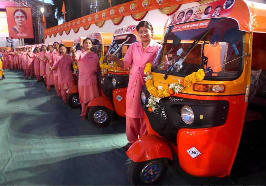 Auto rickshaws for women in Thane