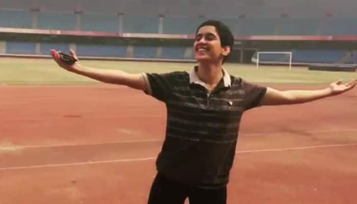 Sanya Malhotra recreates Shah Rukh Khan&#039;s &#039;Mitwa&#039; moment and it is too good to miss!