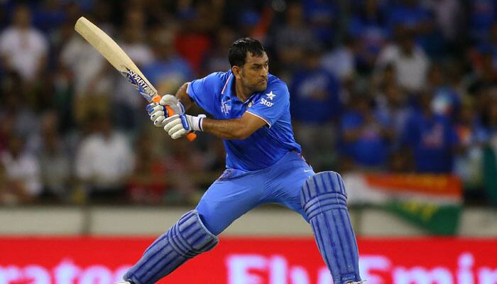 WATCH: Mumbai crowd goes WILD as MS Dhoni steps on to the pitch, for the last time as captain