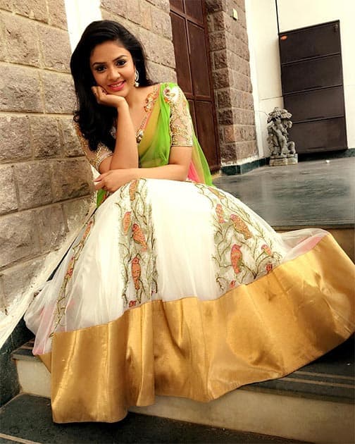 Instagram-sreemukhi