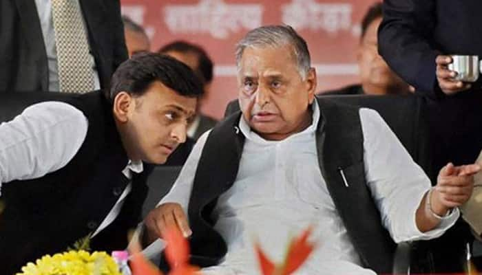 Samajwadi Party feud: EC to take call on &#039;cycle&#039; on Friday; Akhilesh, Mulayam chalk out poll strategy 