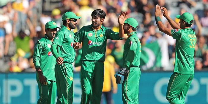 Pakistan minister commits Twitter gaffe, mis-spells &#039;shirts&#039; as &#039;s**ts&#039; while lauding team on win over Australia