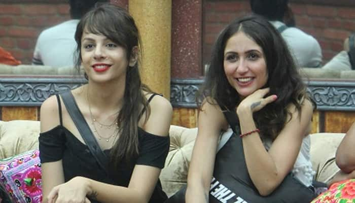 Nitibha Kaul, Aakanksha Sharmaa celebrate friendship outside &#039;Bigg Boss 10&#039; house – See pic