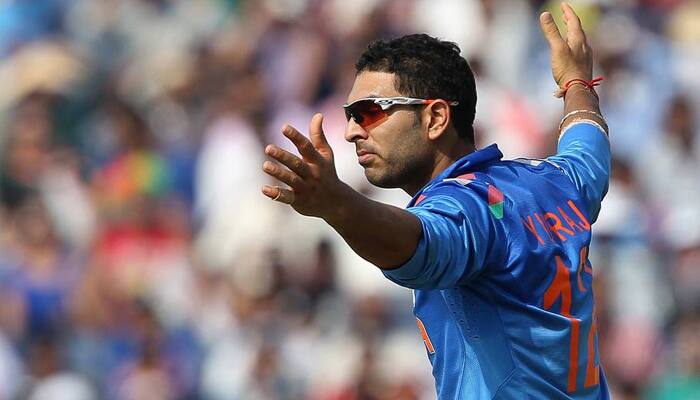 Bollywood stars praise Yuvraj Singh&#039;s incredible century!