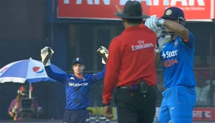 WATCH: Mahendra Singh Dhoni&#039;s another spot on DRS call; saves Yuvraj Singh this time