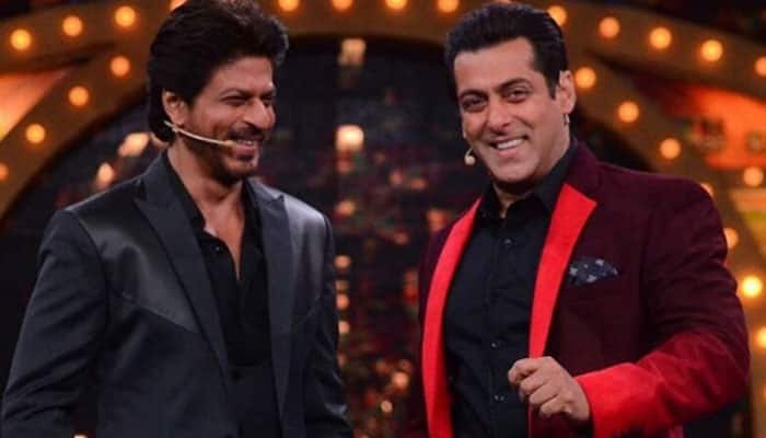 Shah Rukh Khan and Salman Khan on &#039;Bigg Boss 10&#039; sets bring back &#039;Karan Arjun&#039; memories!