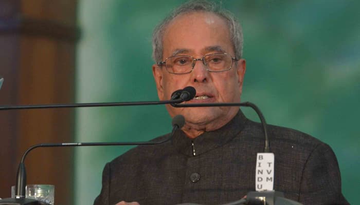 Rashtrapati Bhavan unhappy at President&#039;s photos appearing in Congress hoardings