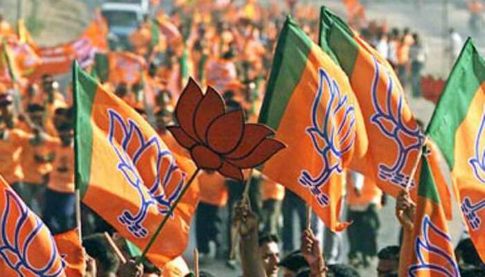 Uttar Pradesh Assembly Elections 2017: &#039;BJP would gain if Samajwadi Party-Congress alliance fails&#039;