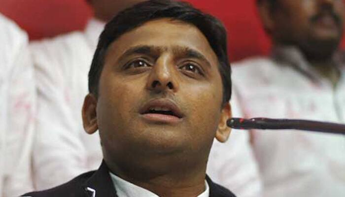 Uttar Pradesh Assembly Elections: BJP petitions poll panel against Akhilesh Yadav&#039;s smartphone sop