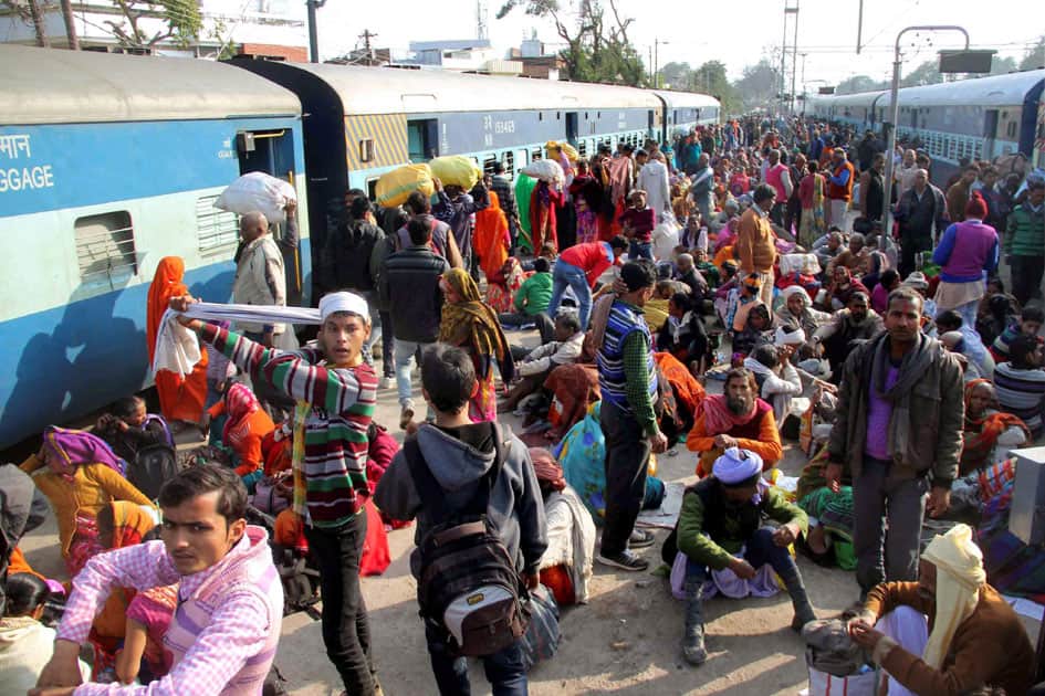 Pilgrims at Prayag railway station