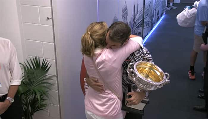 Australian Open: Roger Federer celebrates victory with wife Mirka – Watch Video