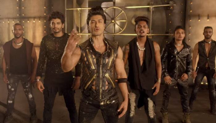 &#039;Hare Krishna Hare Ram&#039; song from Vidyut Jammwal&#039;s &#039;Commando 2&#039; must be watched!