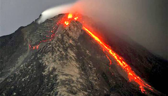 India's only live volcano 'Barren Islands' active again after 150 years |  Environment News | Zee News