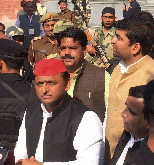 Akhilesh Yadav in Saifai, Etawah Akhilesh Yadav in Saifai, Etawah