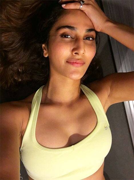 vaani kapoor :- Tread. Break. Tread. Repeat