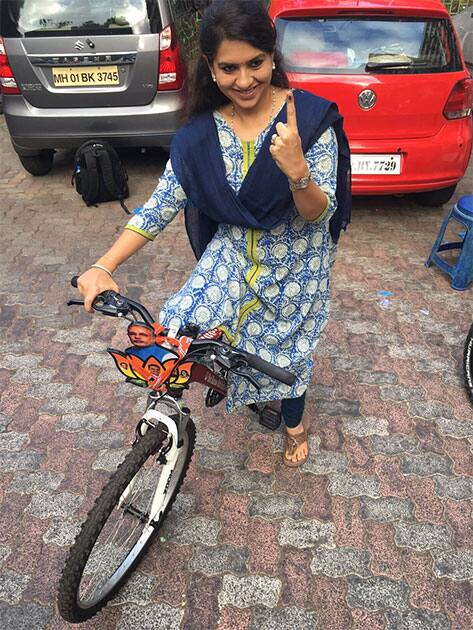 ShainaNC casts her vote