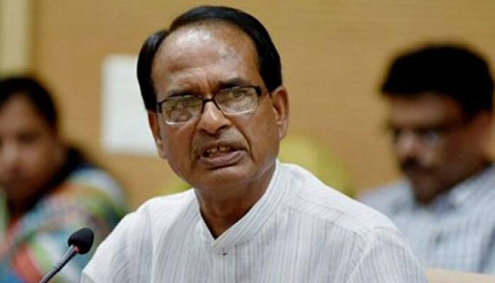 Shivraj Singh Chouhan takes a dig at Akhilesh, says &#039;agar kaam bolta to cycle haath kyun pakadti&#039;