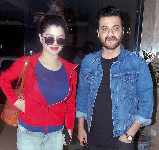 Kainaat Arora and actor Sanjay Kapoor arrive in Bhopal