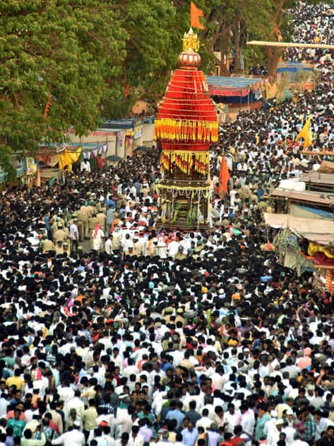 Car festival of Sri Siddarodh Math