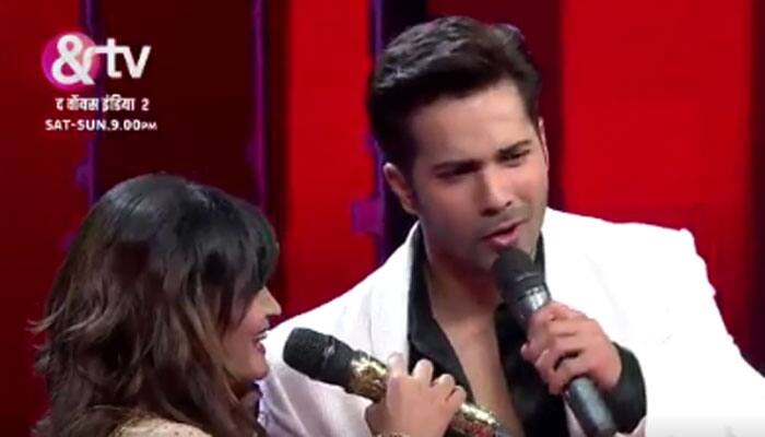 Varun Dhawan’s ‘naughty nazariya’ impresses Marathi mulgi – WATCH