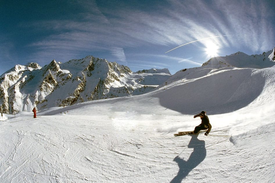 Snow adventure in Himachal Pradesh