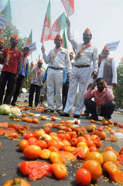 Farmers protest in Bhubaneswar