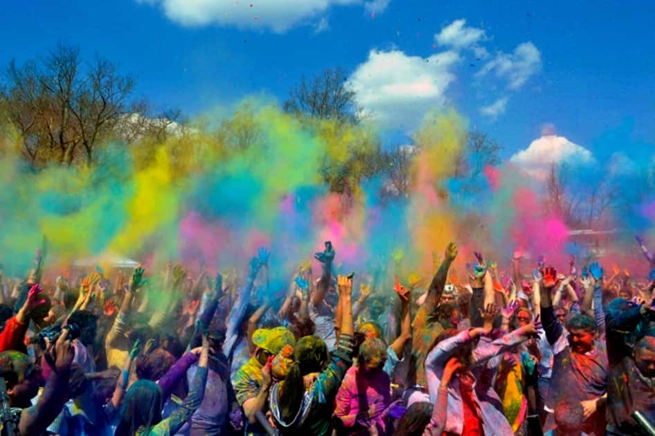 10 Places to Celebrate Holi In India | News | Zee News