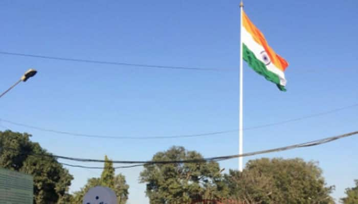 India hoists tallest tricolour at Attari; it&#039;s visible from Lahore! 