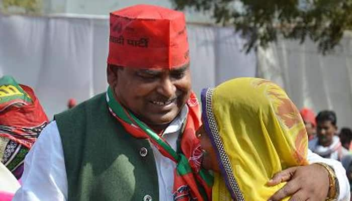 Rape-accused Gayatri Prajapati &#039;s accomplices brought to Lucknow